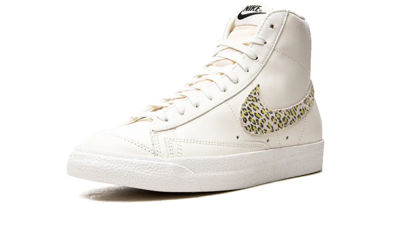 Nike Lifestyle BLAZER MID '77 SE WMNS 'Leopard' 