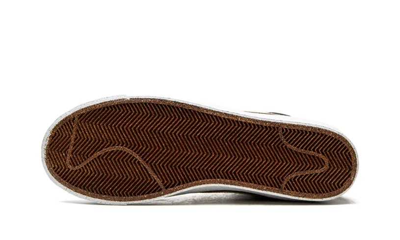 Nike Lifestyle Blazer Mid 77 'Pomegranate' 