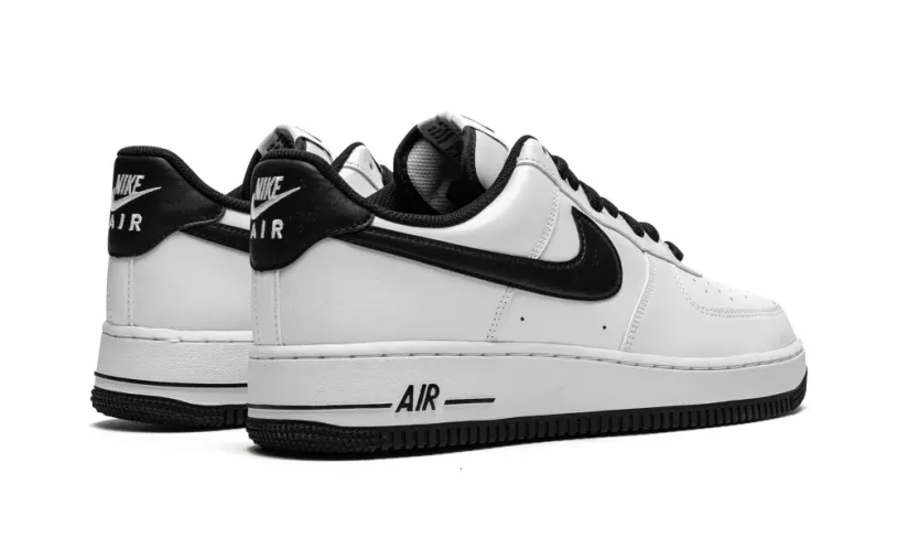 Nike Lifestyle Air Force 1 '07 'White   Black' 