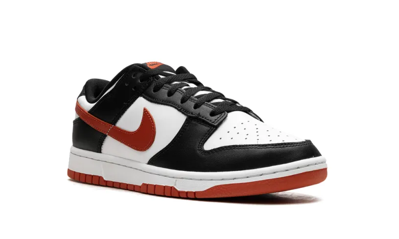 Nike SB Dunk Low 'Red' 