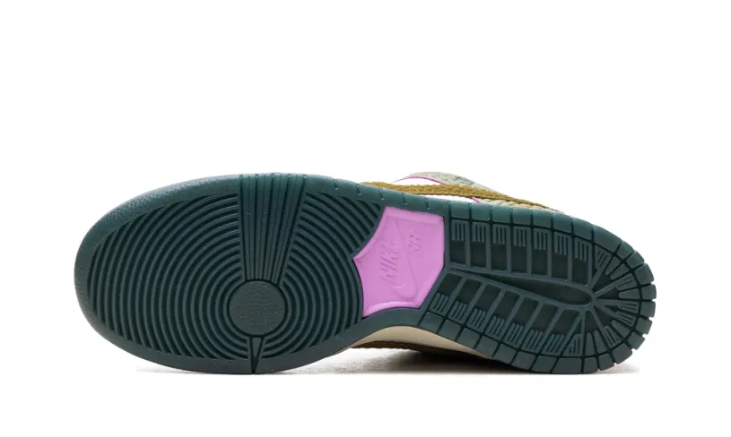 Nike SB SB Dunk Low 'Alexis Sablone - Chameleon' 