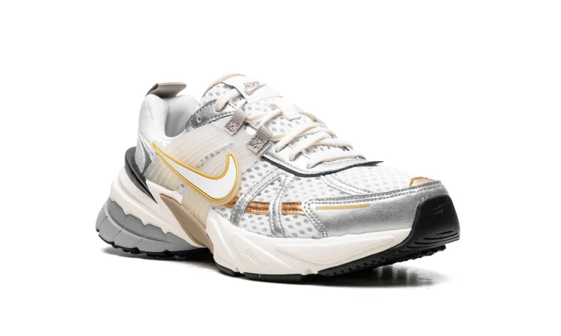 Nike Lifestyle V2K Run WMNS 'Khaki Metallic Silver' 