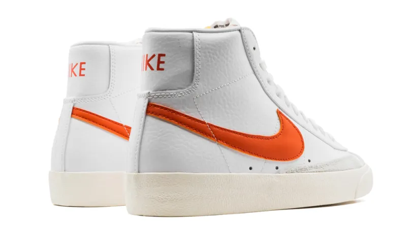 Nike Basketball Blazer Mid '77 VNTG 'Mantra Orange' 