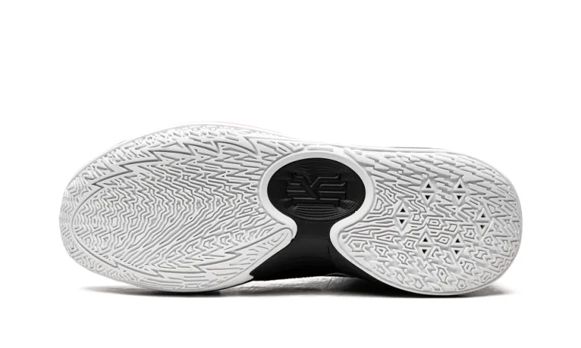 Nike Basketball Kyrie Low 5 'Dominoes' 