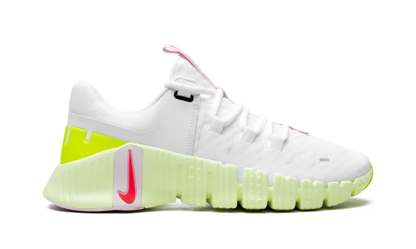 Nike Lifestyle Free Metcon 5 WMNS 'Barely Volt Pink Foam' 