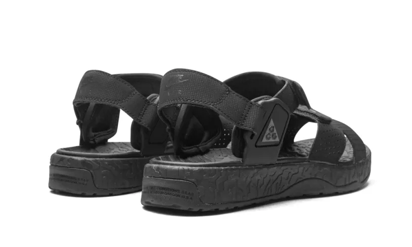 Nike Basketball ACG AIR DESCHUTZ 'TRIPLE BLACK' 