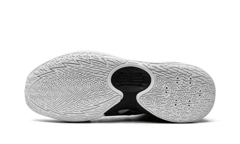 Nike Basketball Kyrie Low 5 'Metallic Gold' 