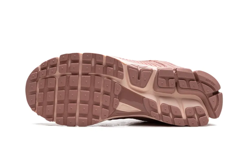 Nike Lifestyle Zoom Vomero 5 'Red Starburst' 