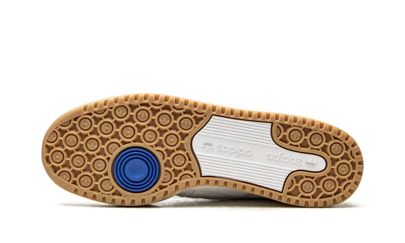 More Adidas Shoes Forum 84 Low ADV