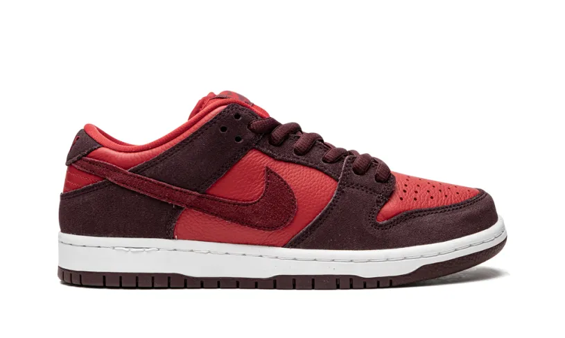 Nike SB SB Dunk Low 'Cherry' 