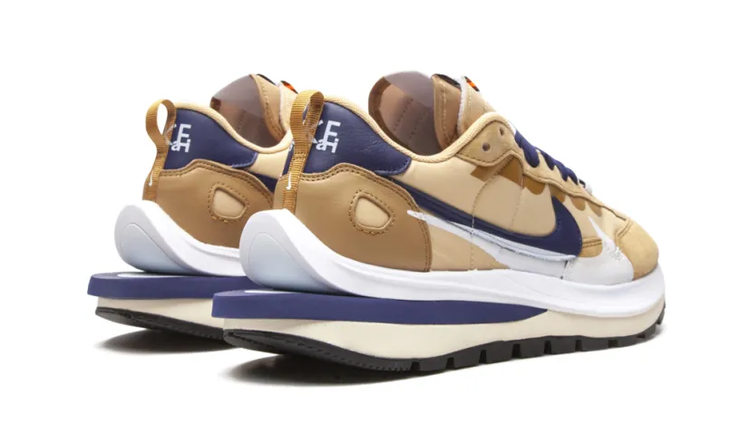 Nike Lifestyle VaporWaffle 'Sacai - Tan Navy' 