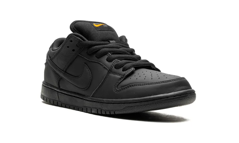 SB Dunk 'Triple Black' 