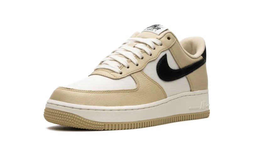 Nike Lifestyle Air Force 1 '07 LX Low 'Team Gold' 