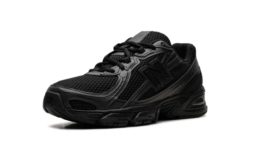 More New Balance 740 'Triple Black' 