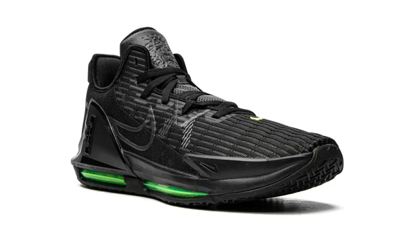 Nike Basketball LeBron Witness VI 