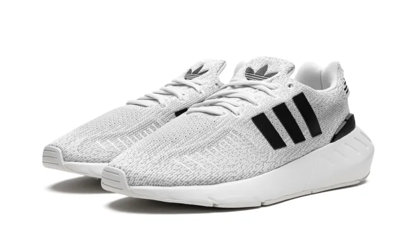 More Adidas Shoes SWIFT RUN 22 WMNS 'Crystal White'