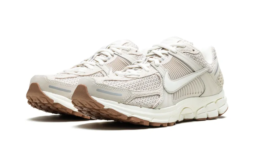 Nike Lifestyle ZOOM VOMERO 5 WMNS 'Light Orewood Brown'